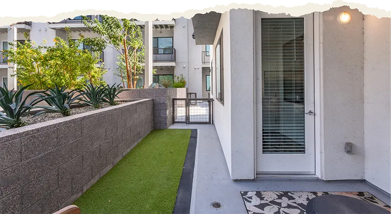 Balcony or patio at The Governor.